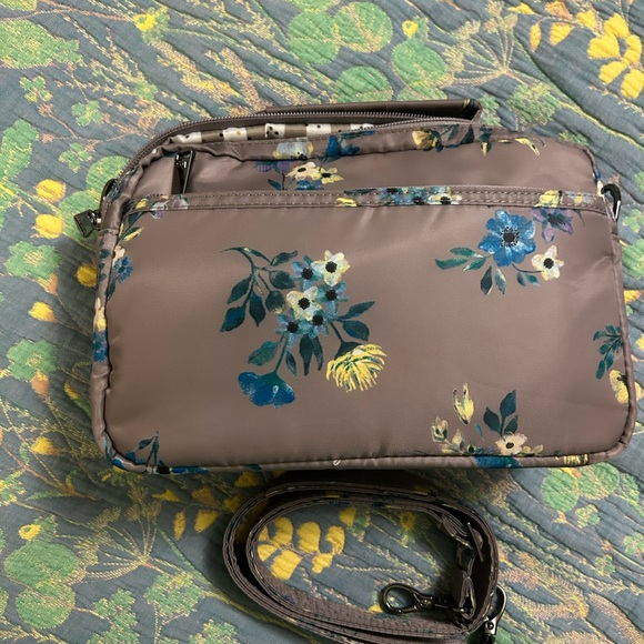 Floral Quilted Women's Bag - Picture 2 of 4